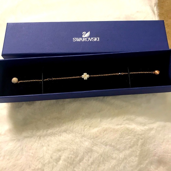 Swarovski Latisha Flower Remix Bracelet - Picture 1 of 6